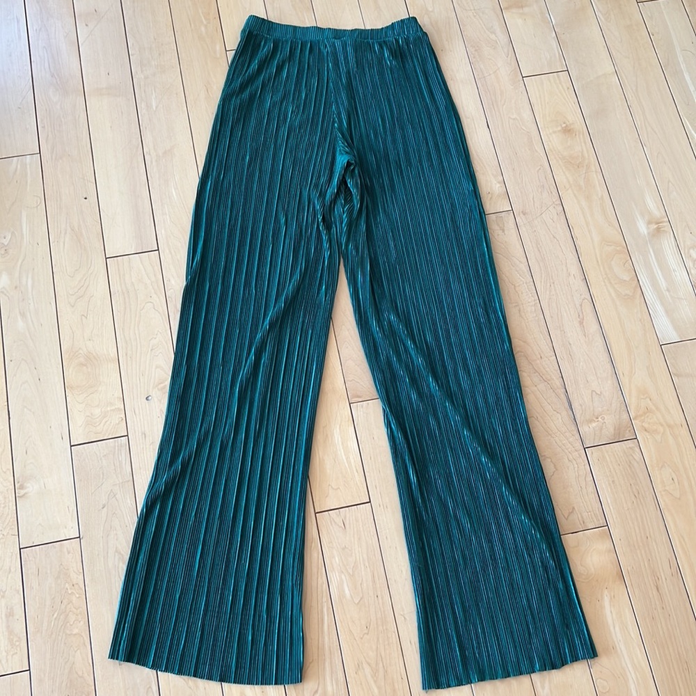 Zara Green loose high waisted slip on pants